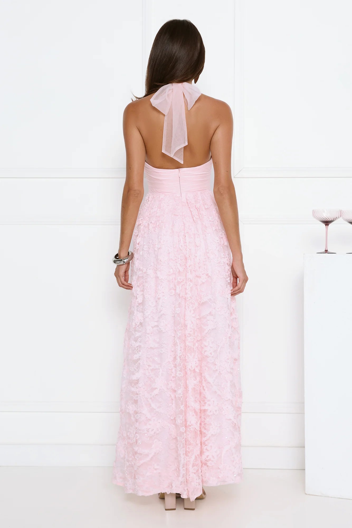 Robe longue à licou Magnetic Luxe rose