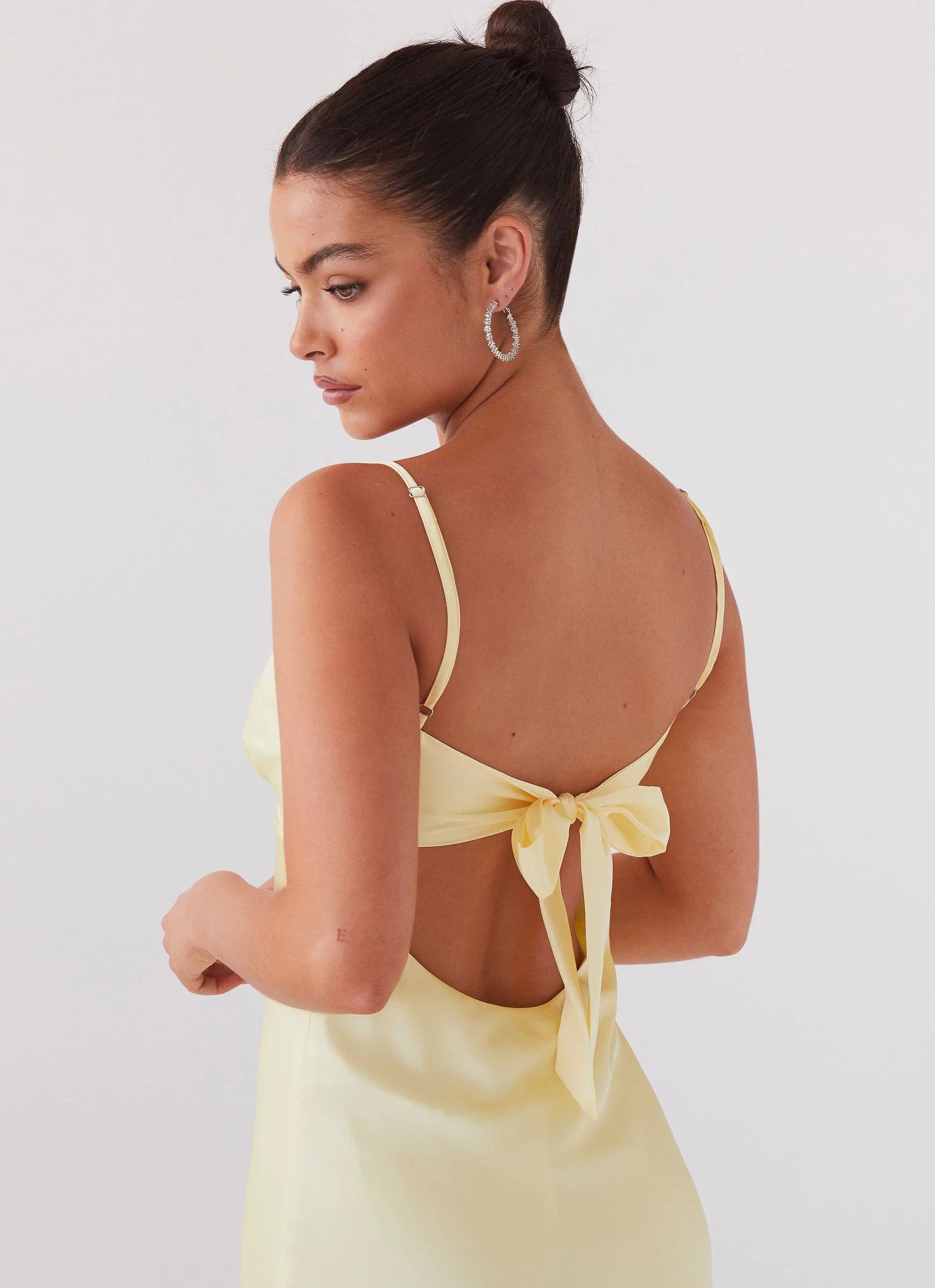 Robe longue en satin Flora – Citron