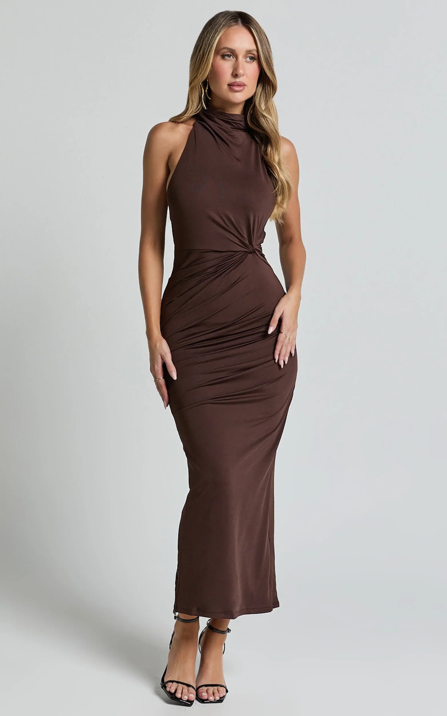 Robe midi Olenna - Robe dos nu torsadée à nouer dans le dos, coloris chocolat