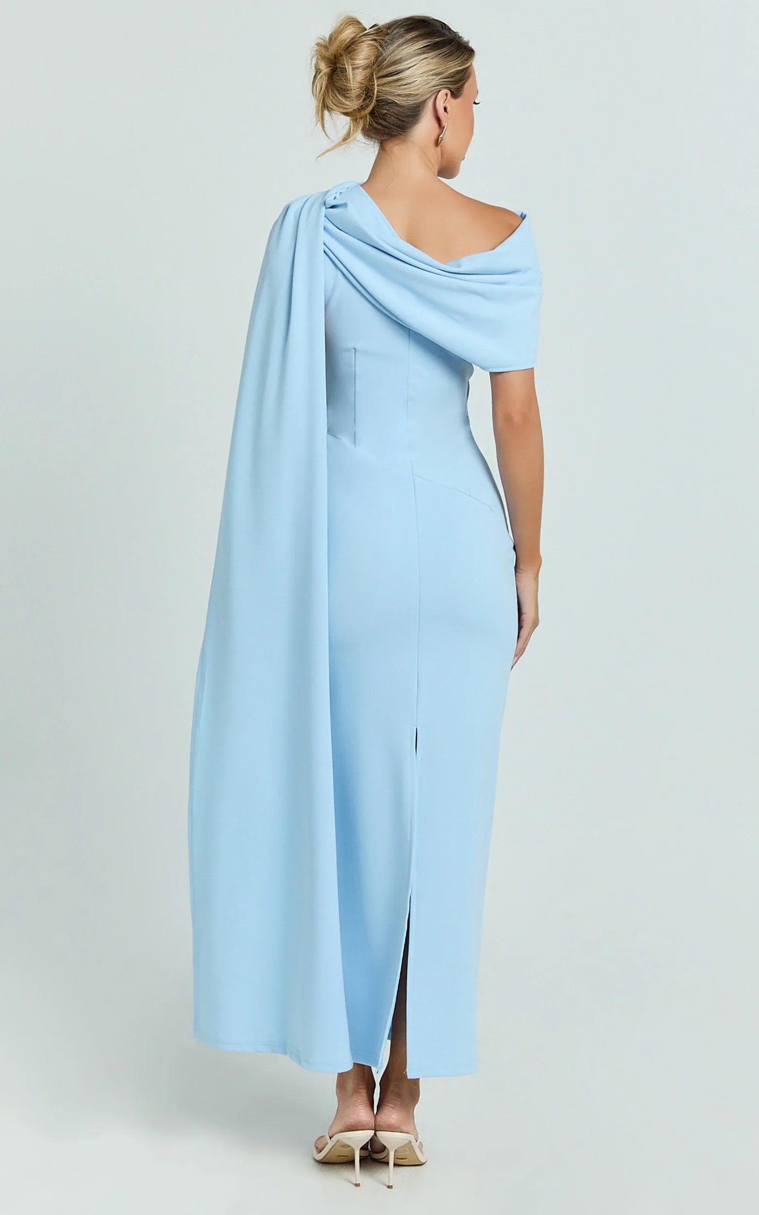 Robe Visenta - Robe à manches asymétriques bleue
