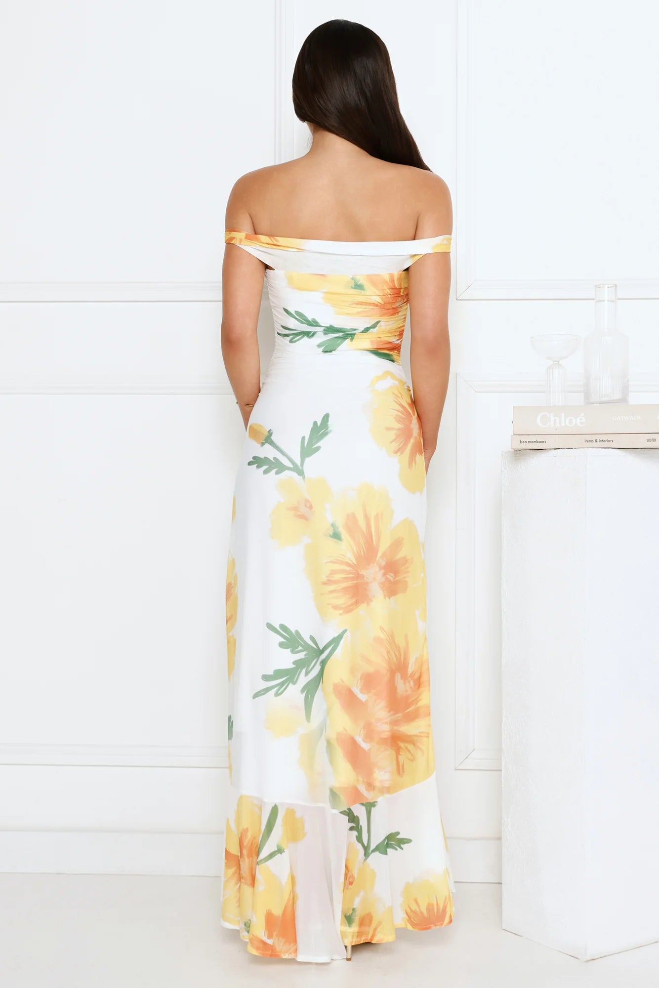 Robe longue en maille à épaules dénudées Crown Affair, Blanche