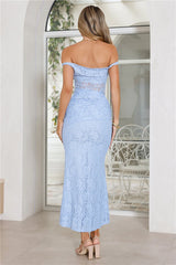 Robe longue maxi bleu à épaules dénudées en dentelle Wink Hour