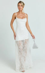 Robe longue Alana - Robe à col bénitier en dentelle et sequins, coloris blanc