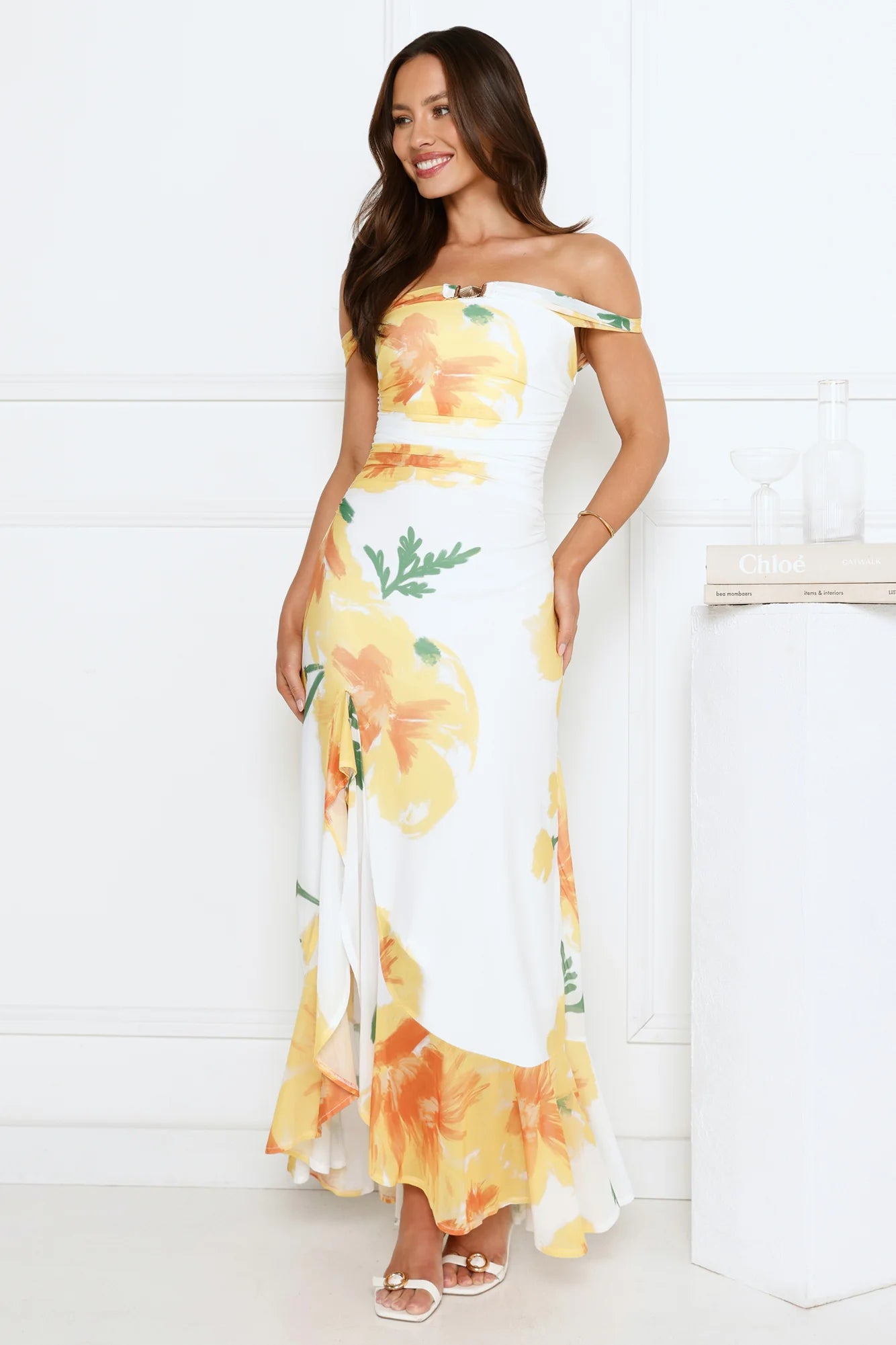 Robe longue en maille à épaules dénudées Crown Affair, Blanche
