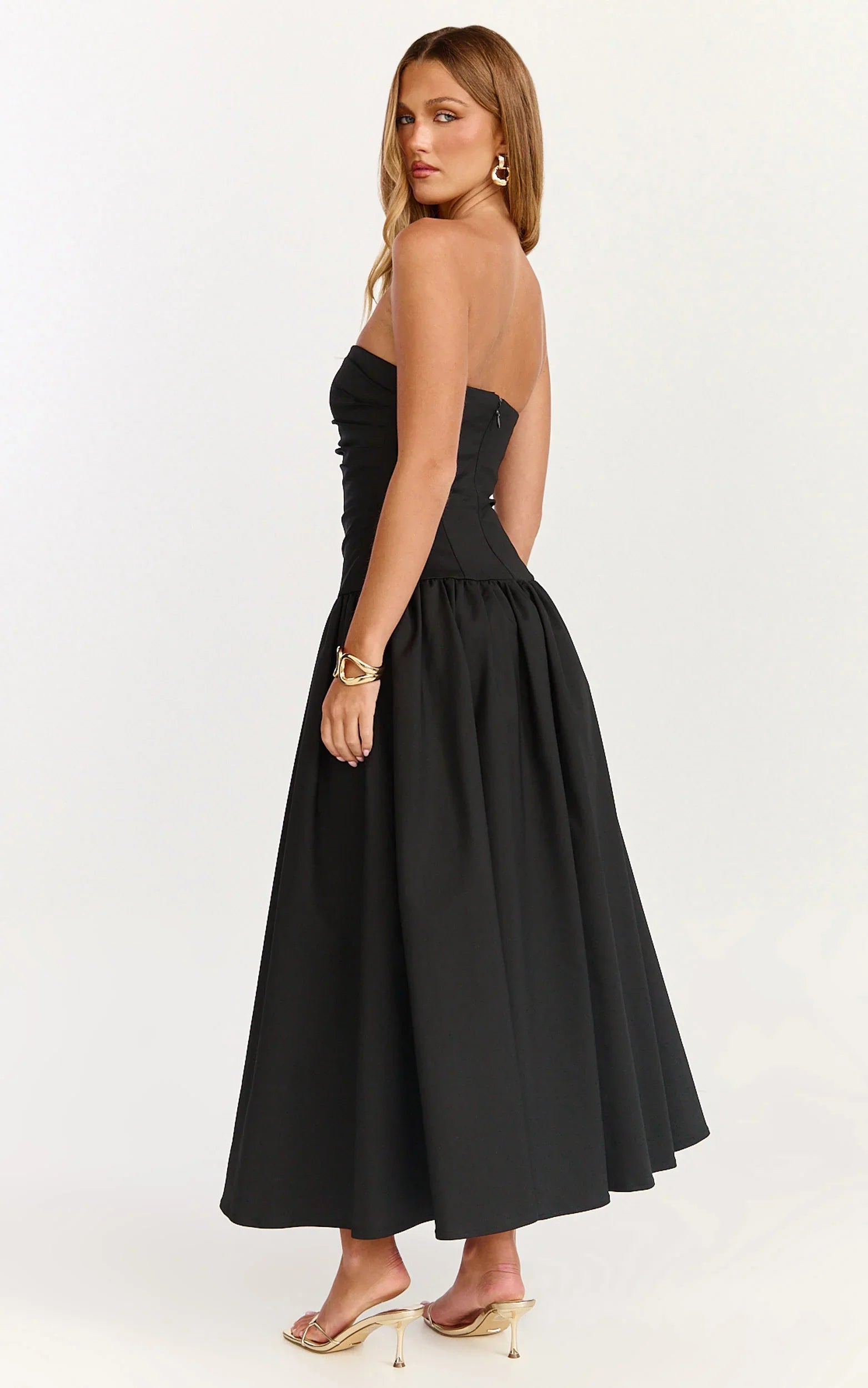 Robe longue Louisa - Robe noire bustier coupe ajustée et évasée avec fronces latérales et taille basse