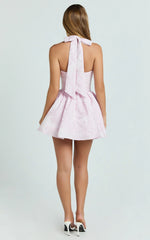Maddy Mini Robe - Robe courte évasée à encolure carrée et dos nu rose