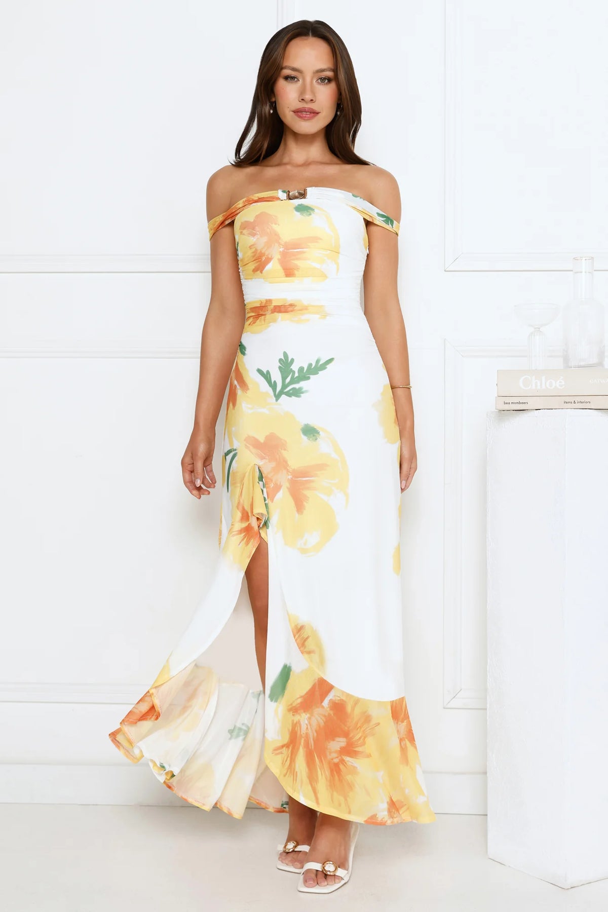 Robe longue en maille à épaules dénudées Crown Affair, Blanche